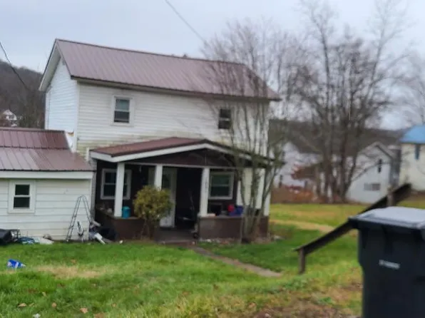 1095 Gordon Aly, Reynoldsville, PA 15851