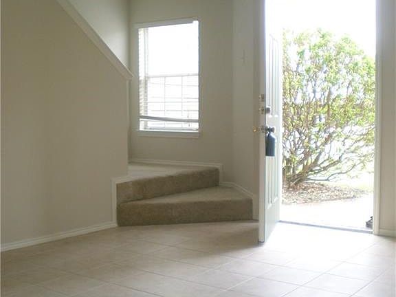 2nd image of 3632 Clubview Dr