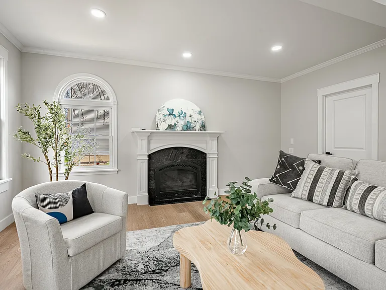 536 Summercroft Dr — Photo 3