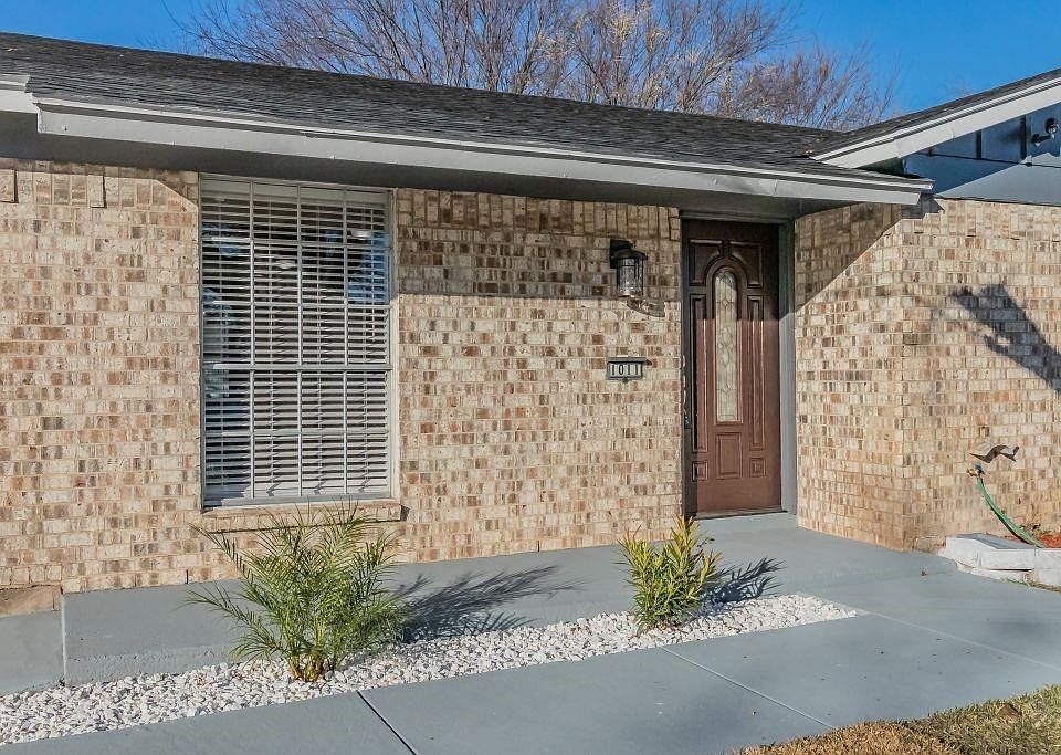 1st image of 1011 Avington Ct