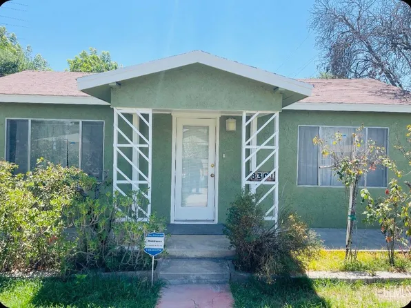 8301 Gail Marie Dr, Lamont, CA 93241