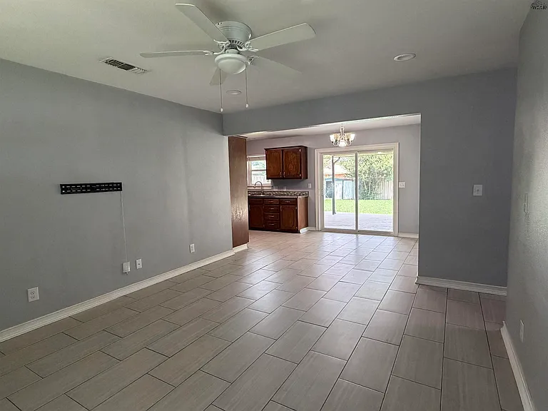 4721 Cypress Ave — Photo 2