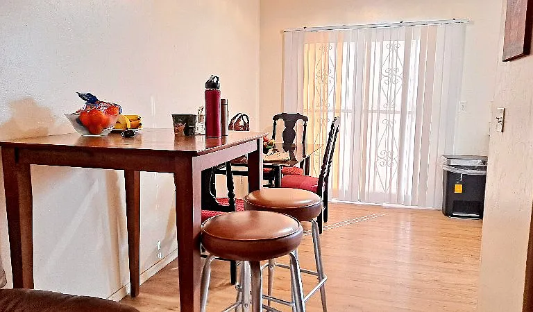1809 S 30th Pl — Photo 7