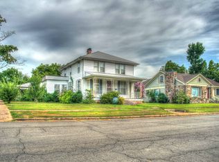 911 Port Arthur Ave, Mena, AR 71953