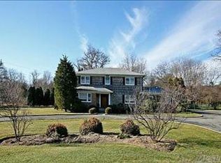 24 Lisa Ct, Syosset, NY 11791