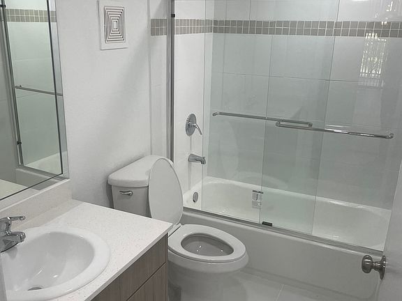 4th image of 19377 NE 10th Ave #205