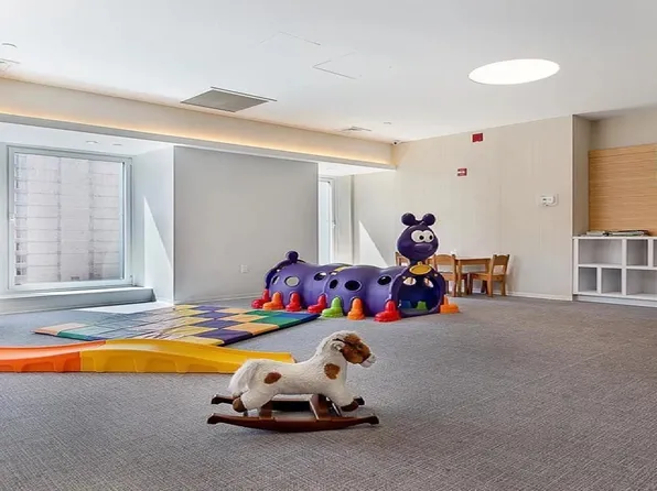 150 West 56th Street image 7 of 11