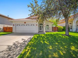 1016 Cedarcrest Dr, Pueblo, CO 81005