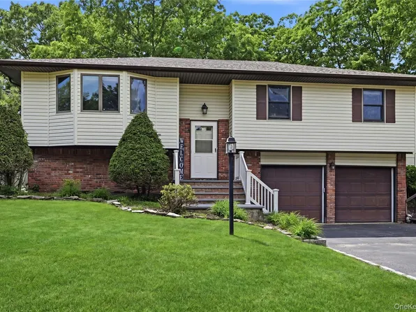84 Henearly Drive, Miller Place, NY 11764