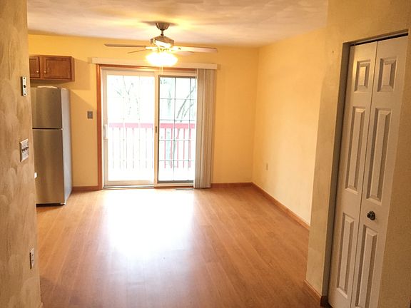 4th image of 1301 Bluestone Dr