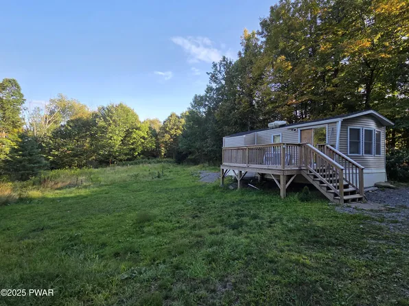 310 Stanton Dr, Waymart, PA 18472