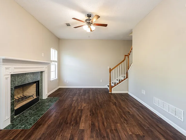 5929 Rosie Ln SE — Photo 5
