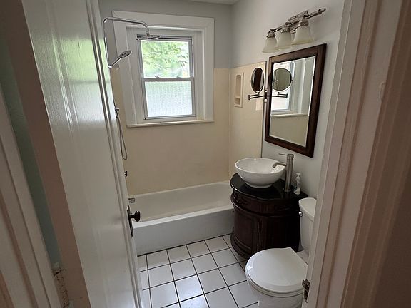 5th image of 1360 Eastern Pkwy APT 3