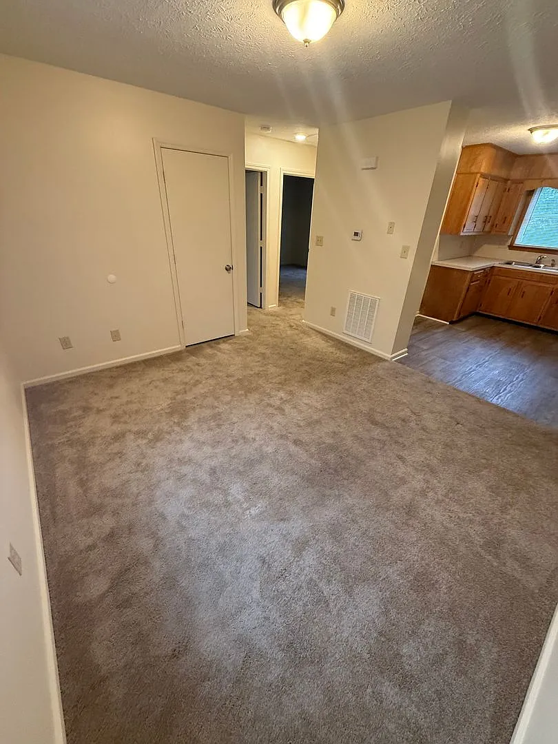 North Main Apartments — Photo 1