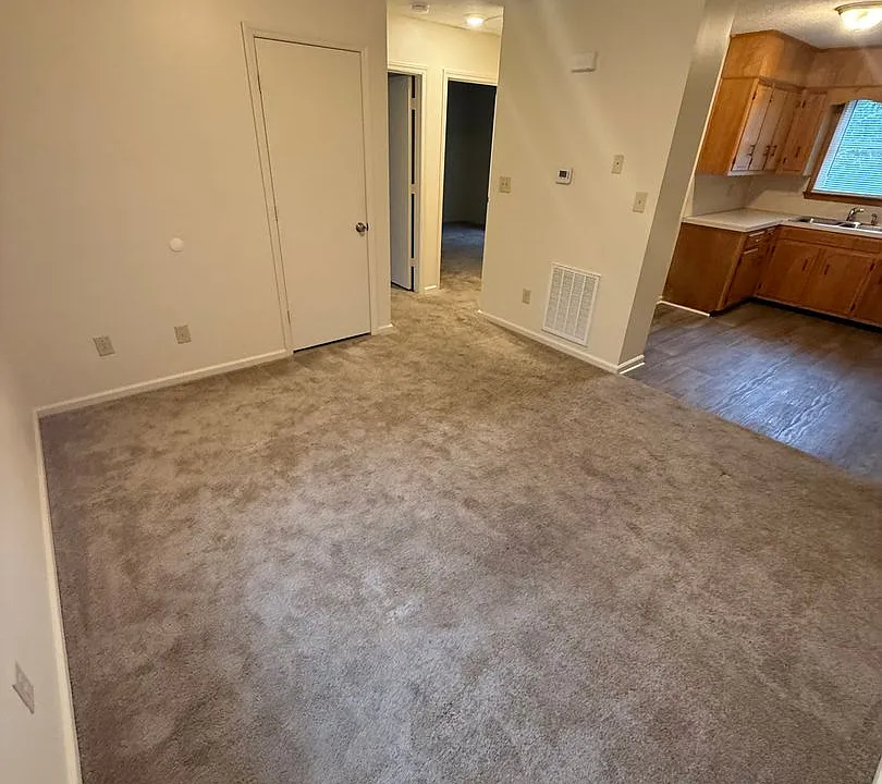 2165 N Main St #4