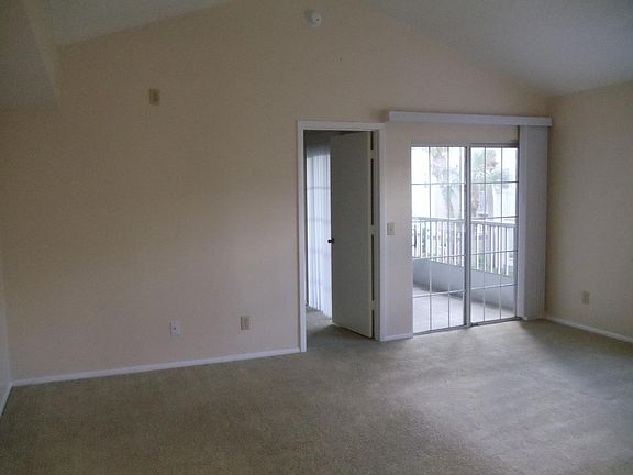 4th image of 1626 SE Green Acres Cir APT J201