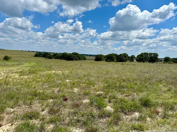 748 Lake Valley Dr LOT 14, La Vernia, TX 78121