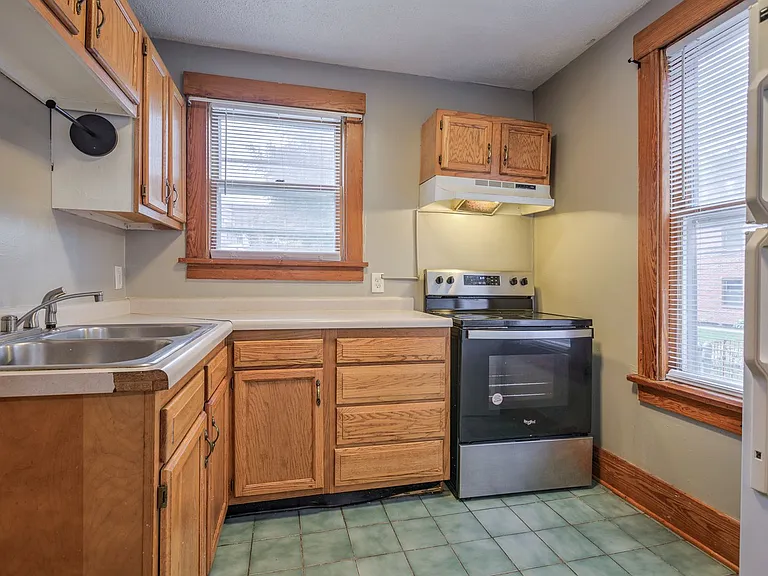 3310 Jackson St — Photo 14