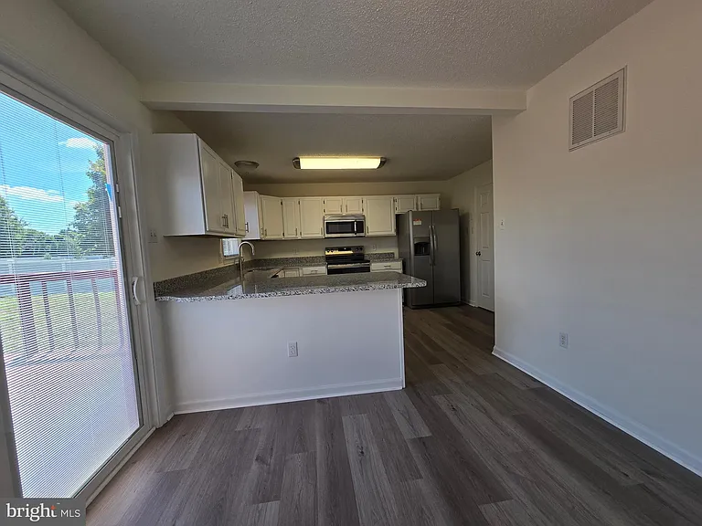 23 Lordship Ln — Photo 15