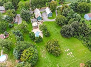 50 Sand Hill Rd, Annandale, NJ 08801