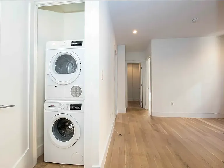 145 E 35th St #6RW — Photo 2