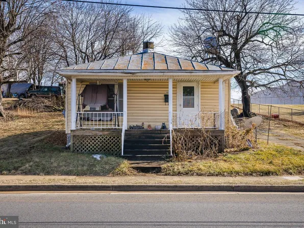 1012 E Main St, Luray, VA 22835