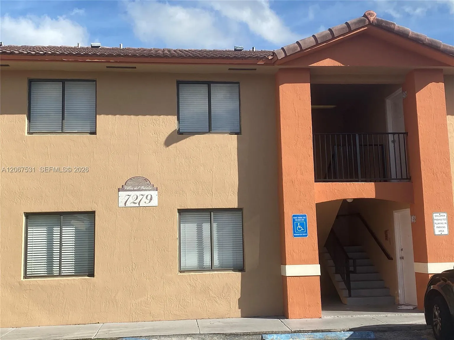 Villas Del Paraiso Condo — Photo 1