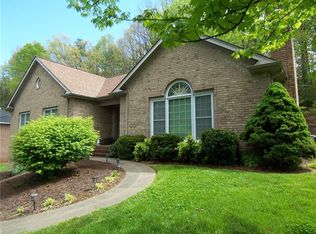 1014 Wellington Ct, Lenoir, NC 28645