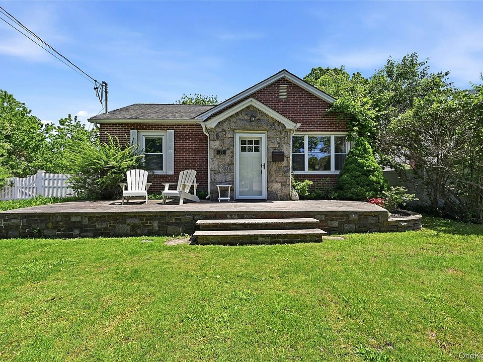 1st image of 17 Pauchogue Avenue