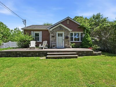 17 Pauchogue Avenue, East Islip, NY, 11730