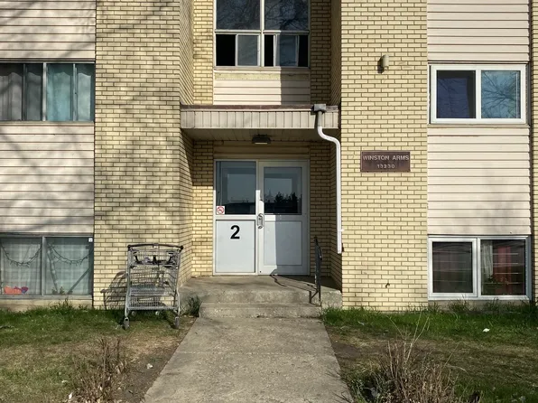 13230 Fort Rd NW #9B, Edmonton, AB T5A 1C2
