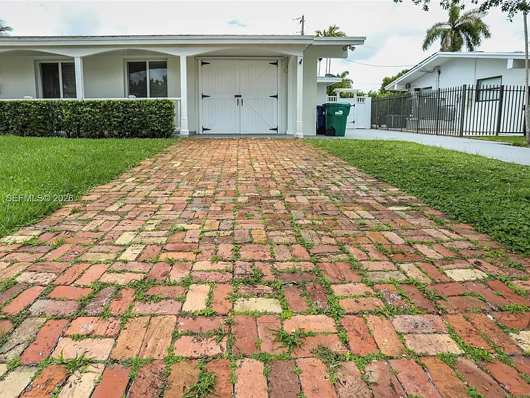 8870 SW 86th St — Photo 9