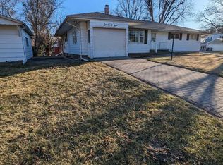 649 14th Ave NW, Clinton, IA 52732