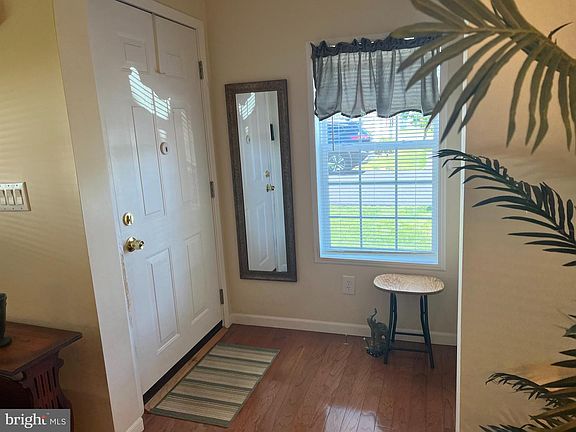 3rd image of 105 Lilac Pl