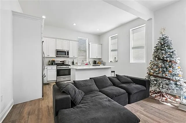 432 Delery St — Photo 2