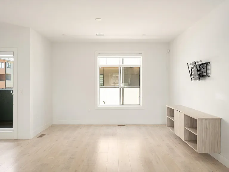15950 Alder Pl #2 — Photo 6