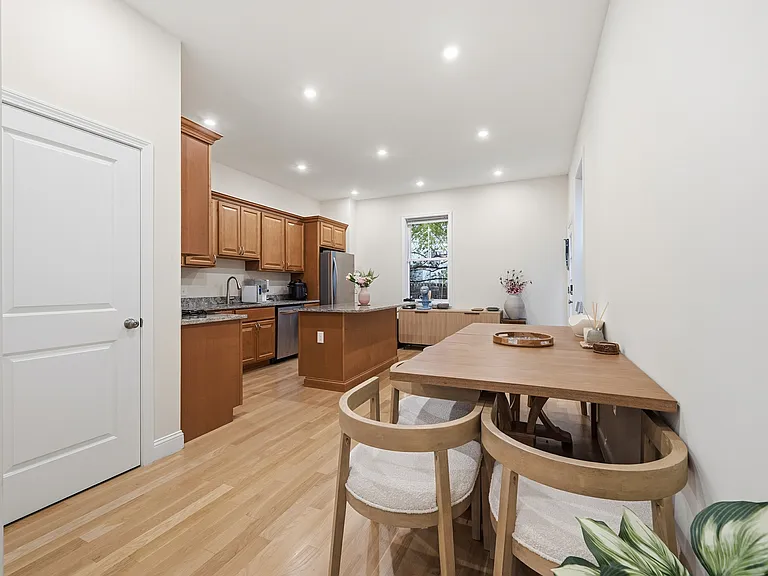 77 North St #77 — Photo 9
