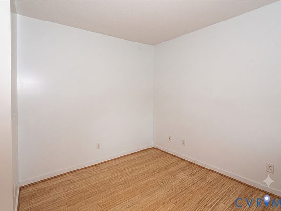 4th image of 7931 Mill River Ln