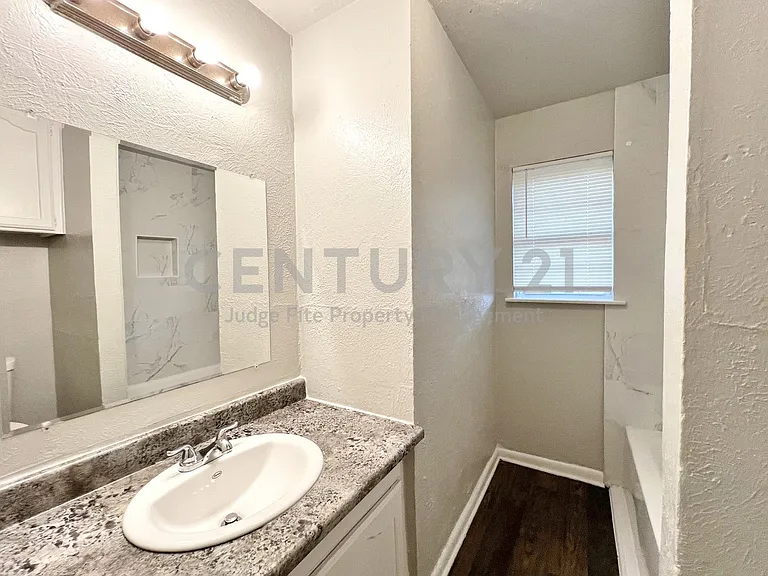 5301 Mansel Ln — Photo 16