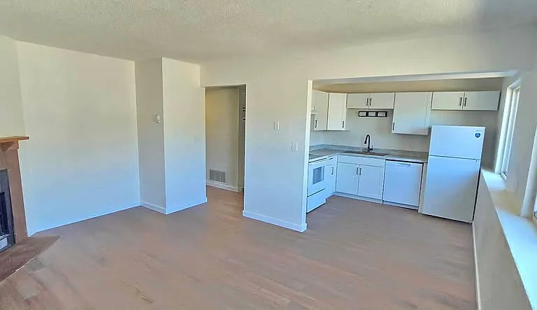 3375 Cochran Dr #B — Photo 1