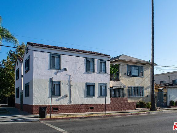 5th image of 1000 N Oxford Ave