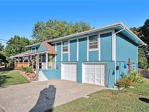 4th image of 1302 SE 16th Pl