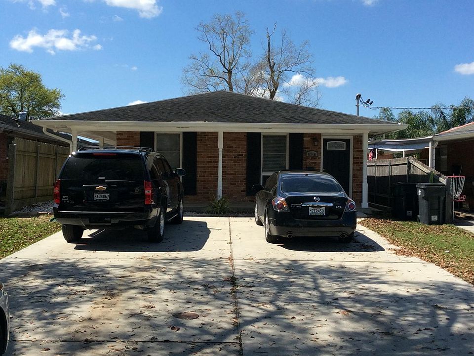 Front of house. Long Driveway