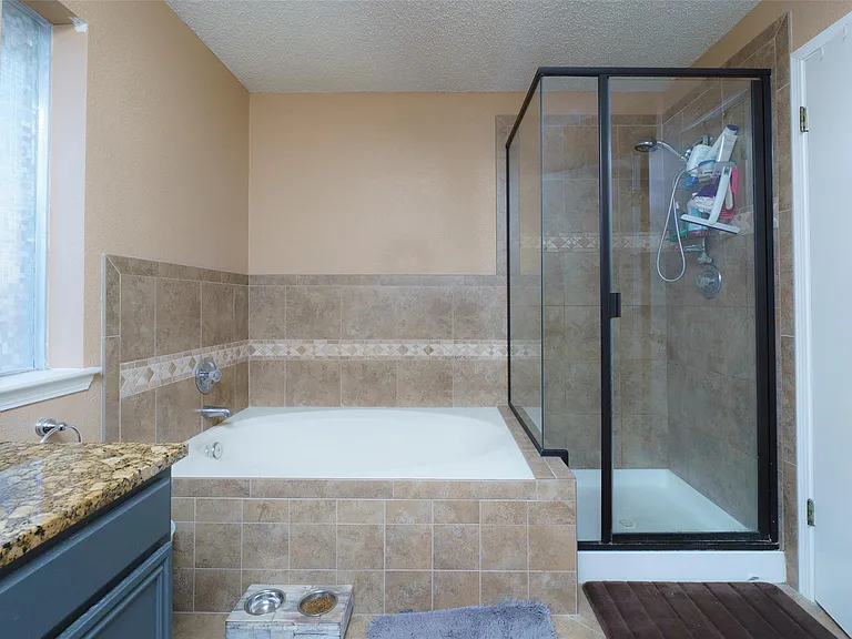 6700 Carisbrooke Ln — Photo 12