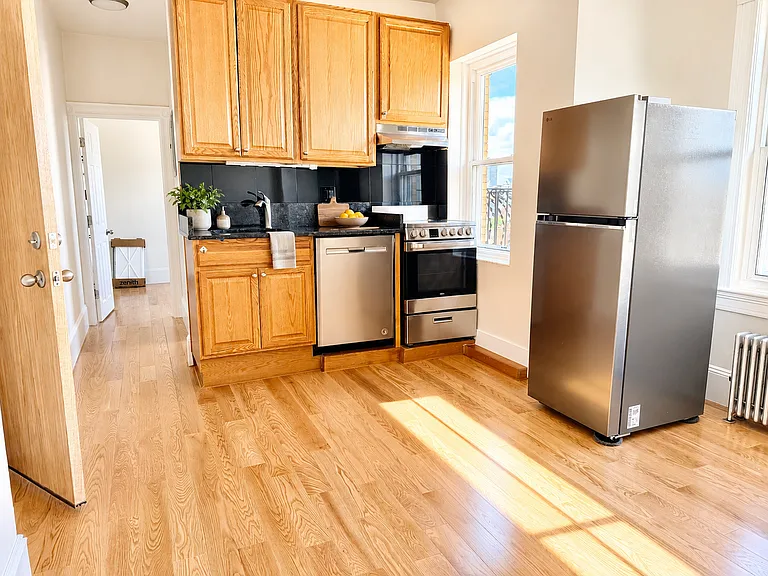 108 Myrtle St #18R — Photo 7