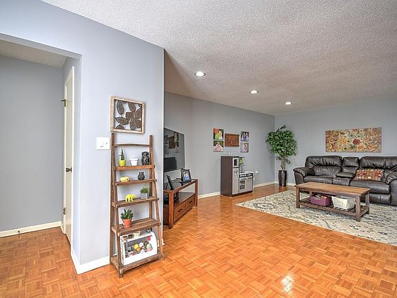 3rd image of 540F Fleetwood Ct #0