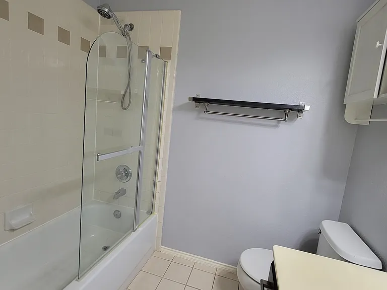 401 Colony Dr — Photo 16