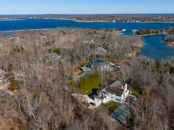 8 Widow Coopers Path, Sag Harbor, NY 11963
