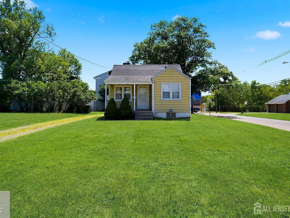1st image of 350 Suttons Ln