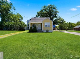 350 Suttons Ln, Edison, NJ 08817